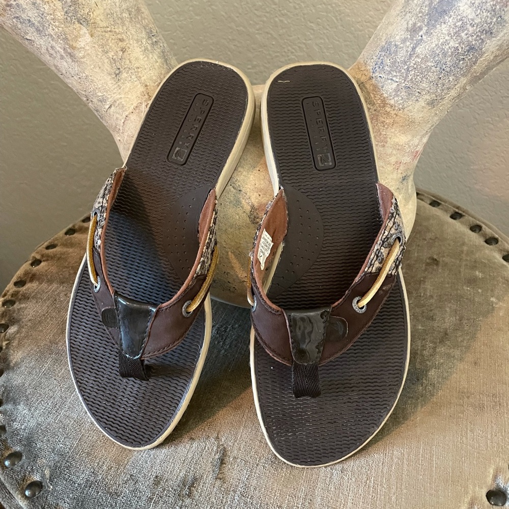 Sperry top-sider flip flop